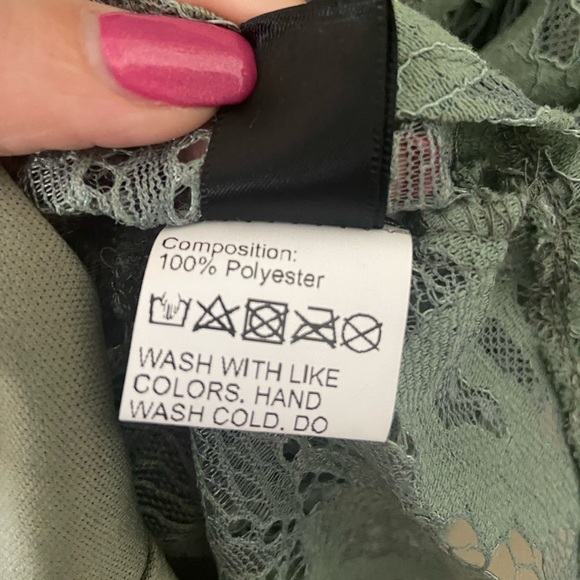 Belted Lace Dress - Picture 7 of 7